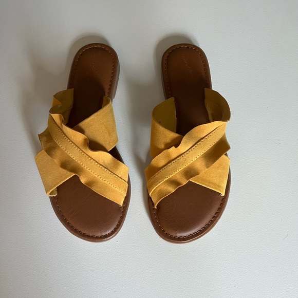 Universal Thread Shoes - Universal Threads Holland Sandals